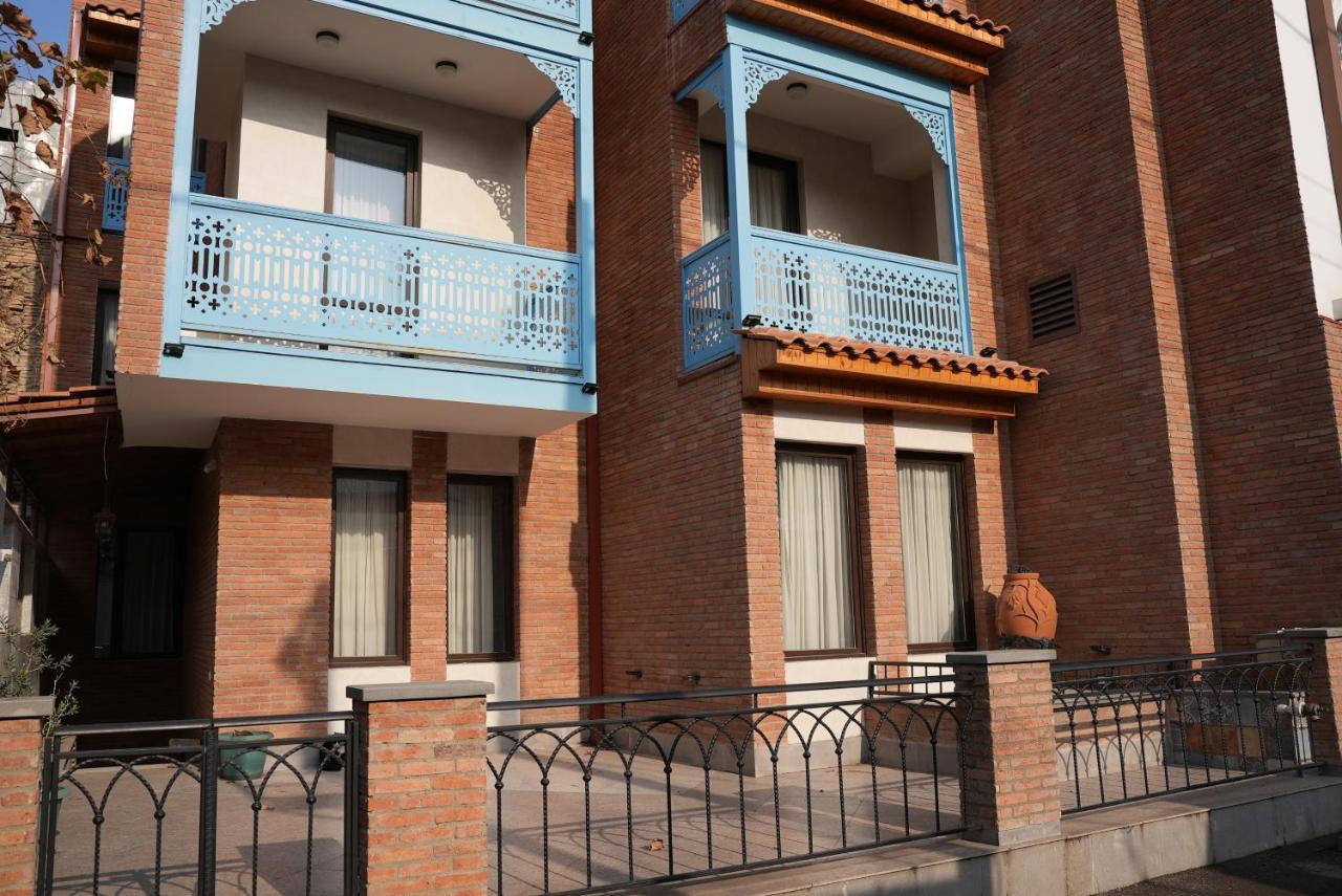 تبليسي Hotel Embassy المظهر الخارجي الصورة